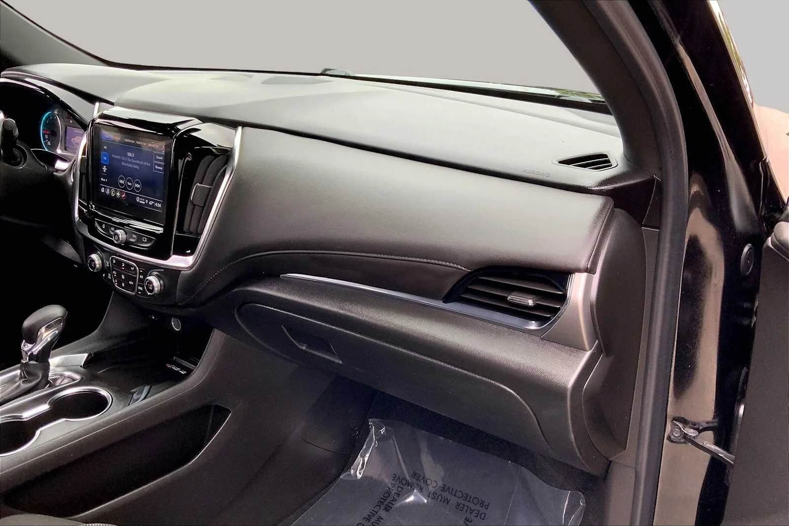 Used 2023 Mosaic Black Metallic Chevrolet LT Cloth image 18