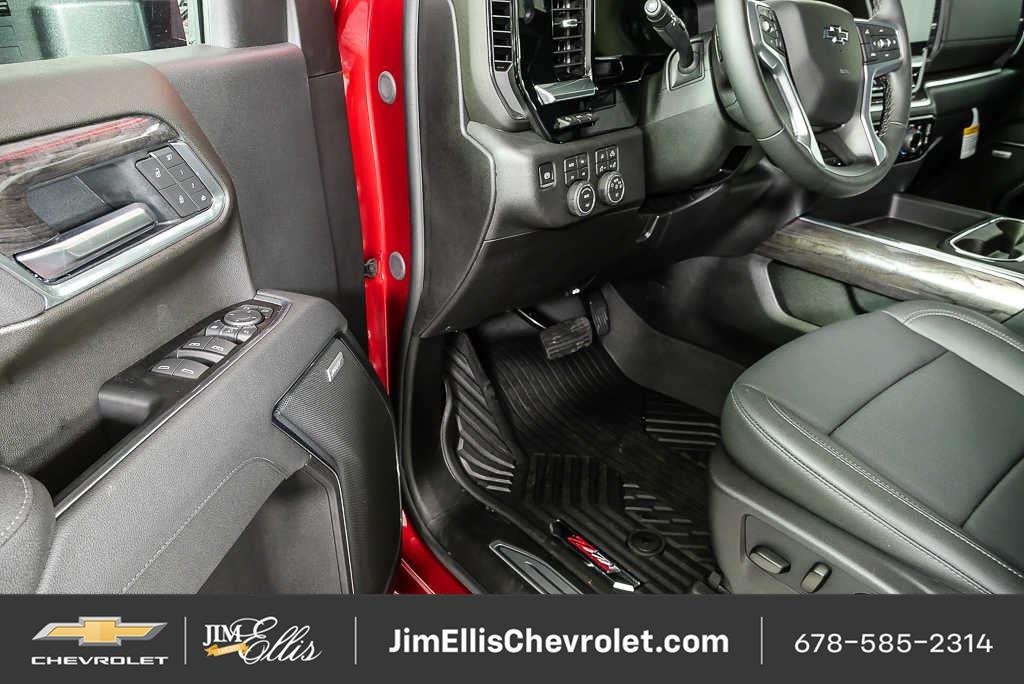 2026 Chevrolet Silverado 2500 HD LTZ - Photo 8
