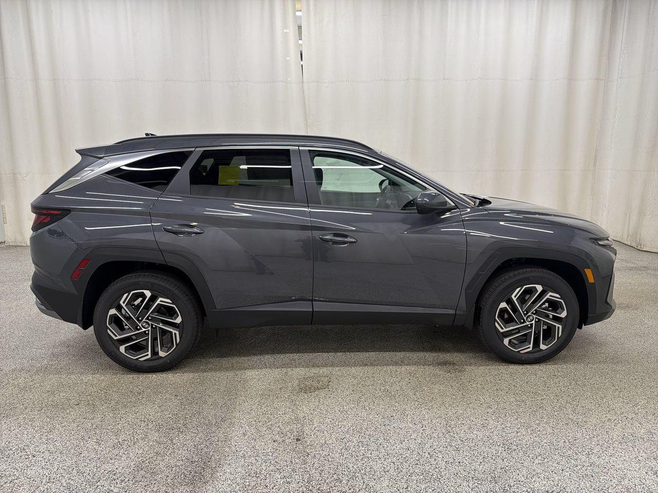 New 2026 Ecotronic Gray Hyundai SEL Plus AWD image 5