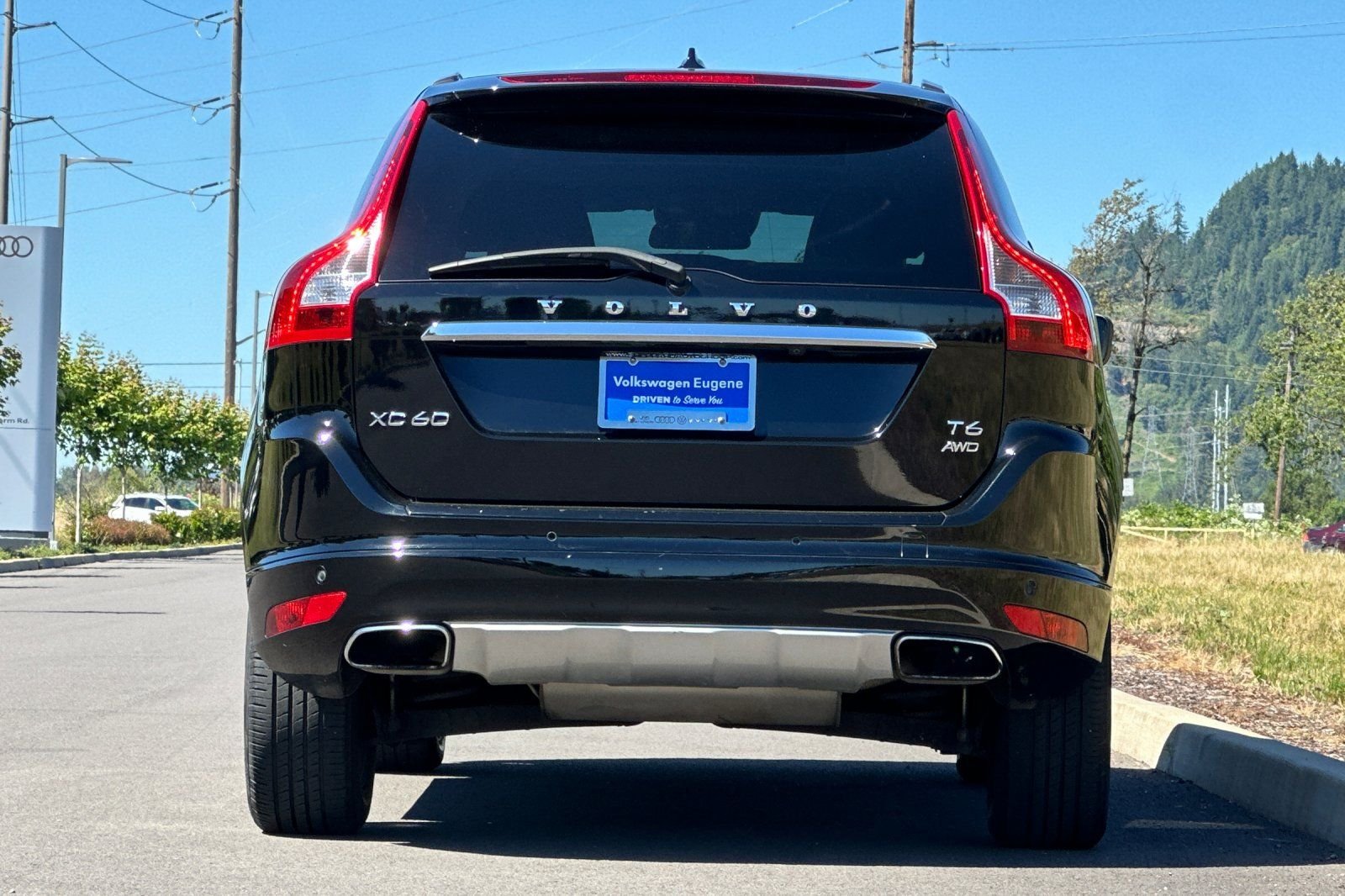 Used 2014  Volvo  image 4