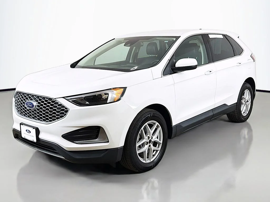 Used 2023 Oxford White Ford SEL image 7
