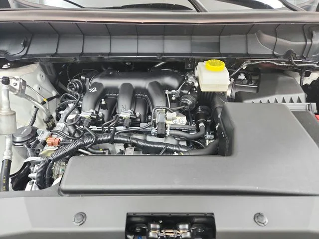 New 2026 White Nissan SL image 17