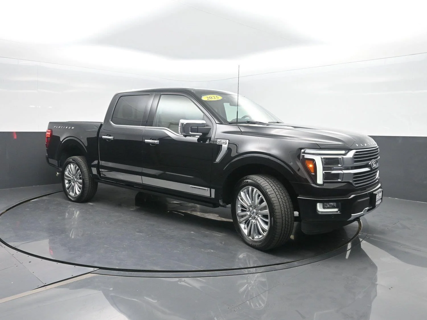 Used 2025 Agate Black Ford Platinum image 4