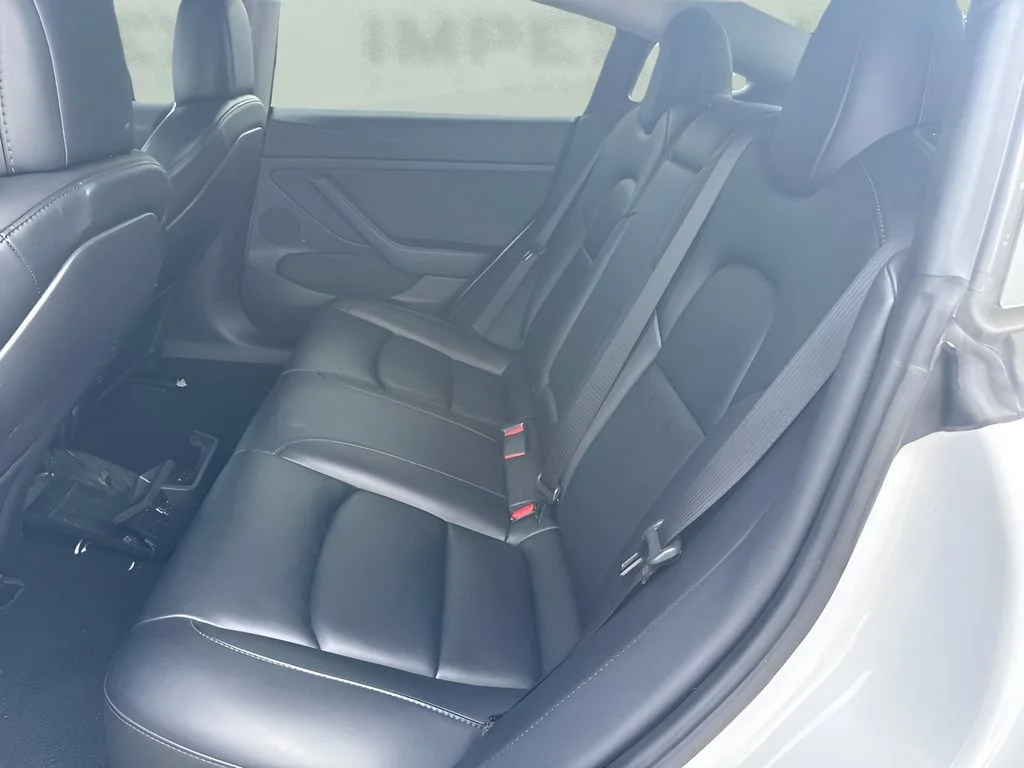 Used 2023  Tesla  image 9