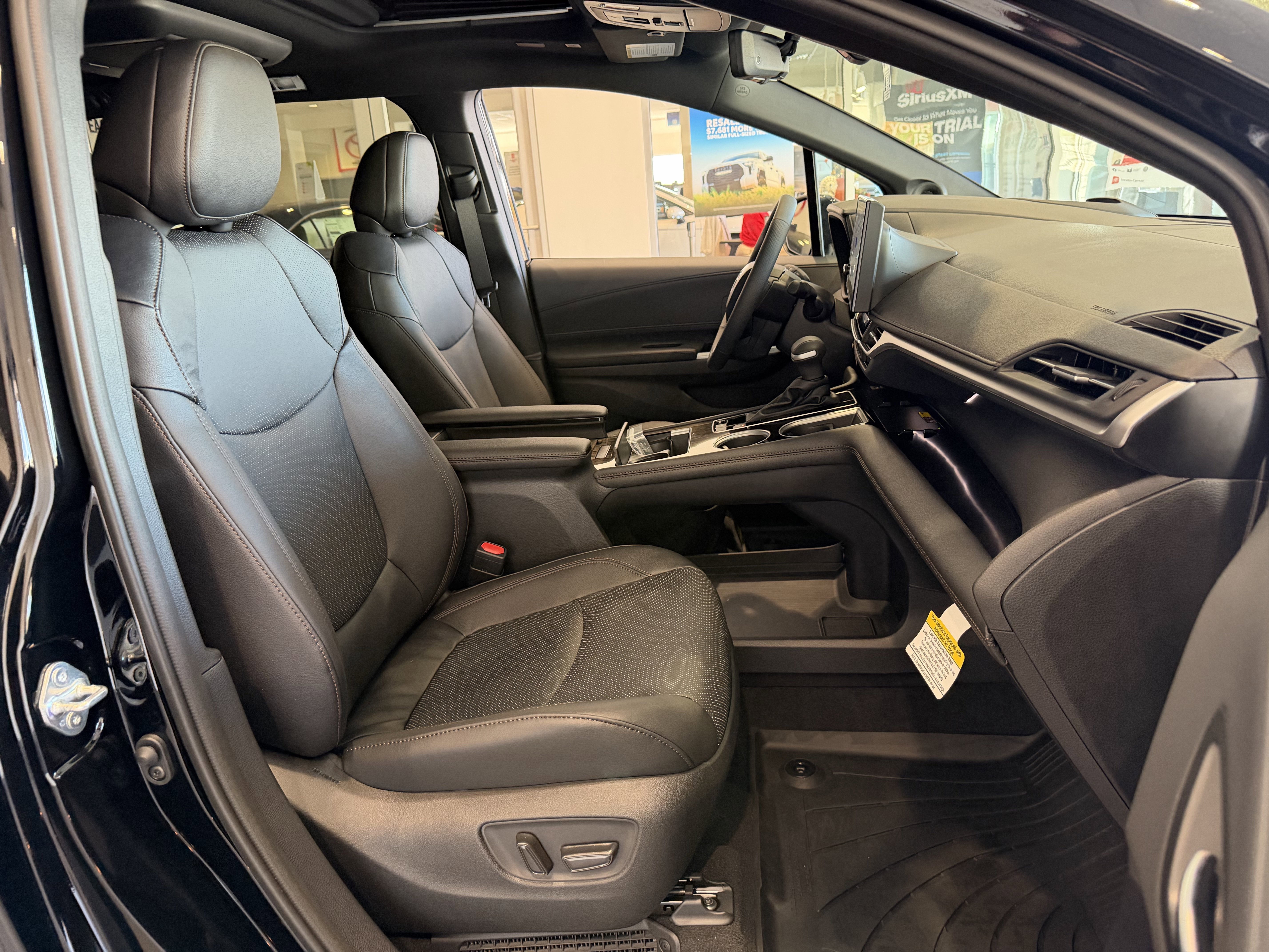 2026 Toyota Sienna Platinum - Photo 64