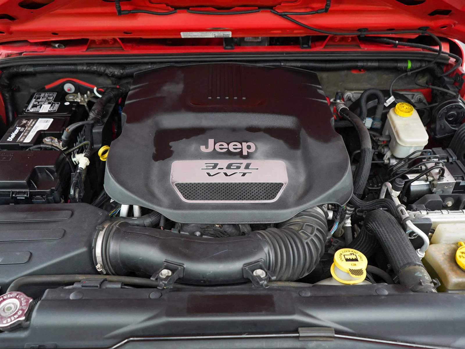 Used 2013 Rock Lobster Clearcoat Jeep Sport image 24