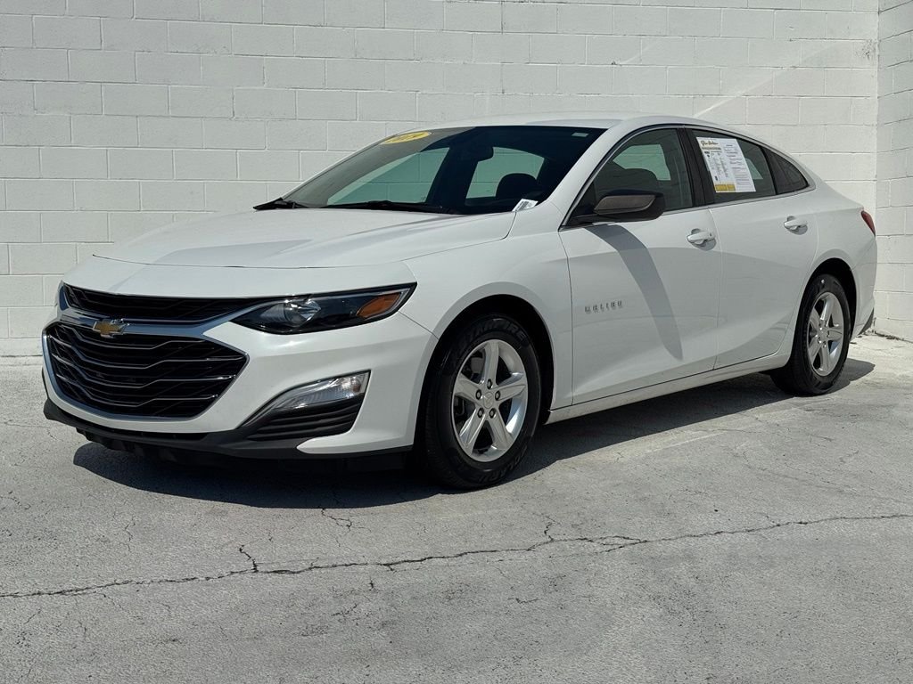 Used 2019 White Chevrolet LS image 9