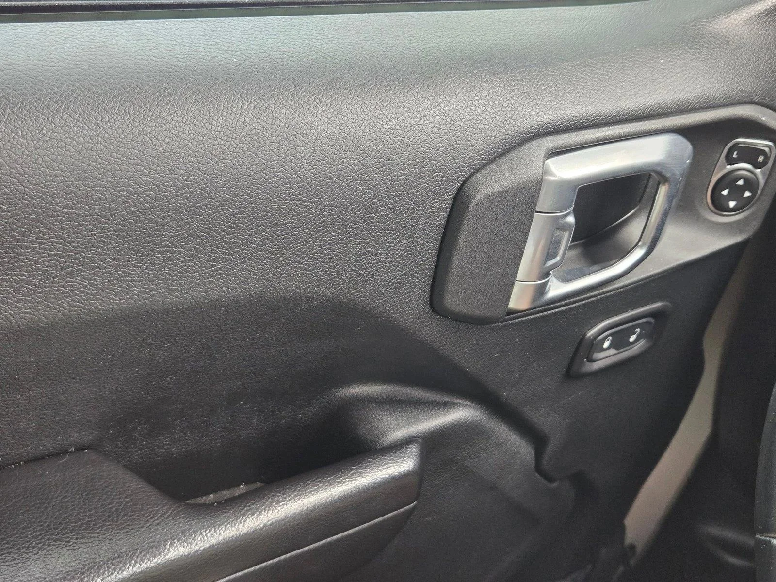 Used 2020 Gobi Clearcoat Jeep Sport S image 14