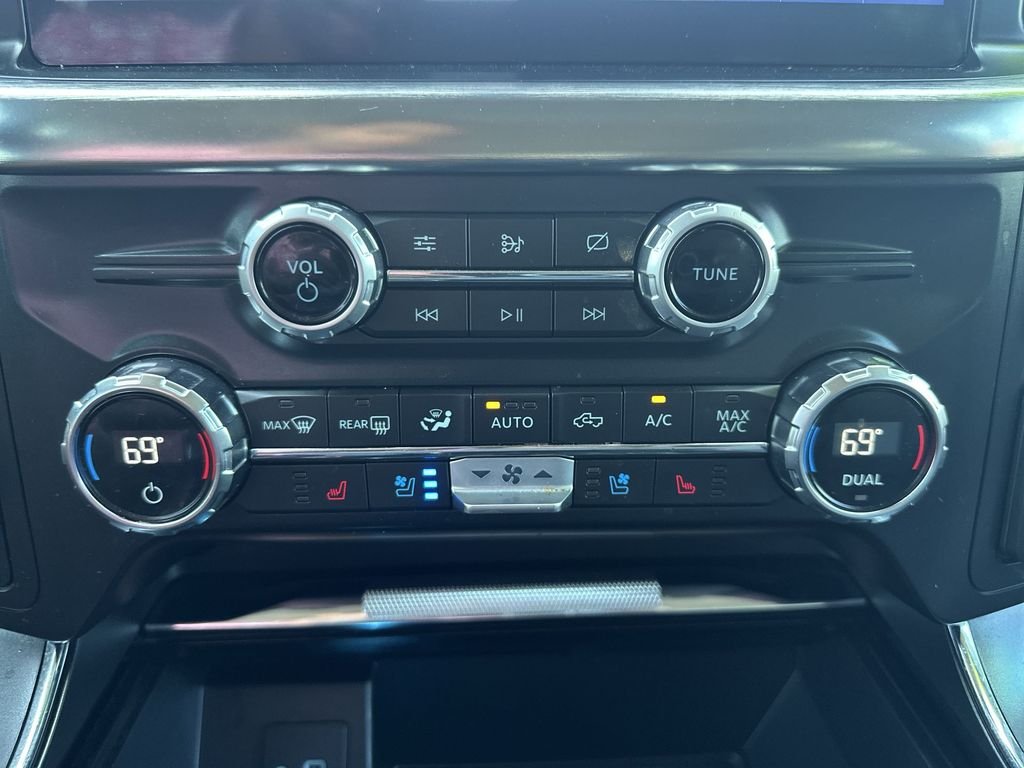 Used 2021 Blue Ford Lariat image 27