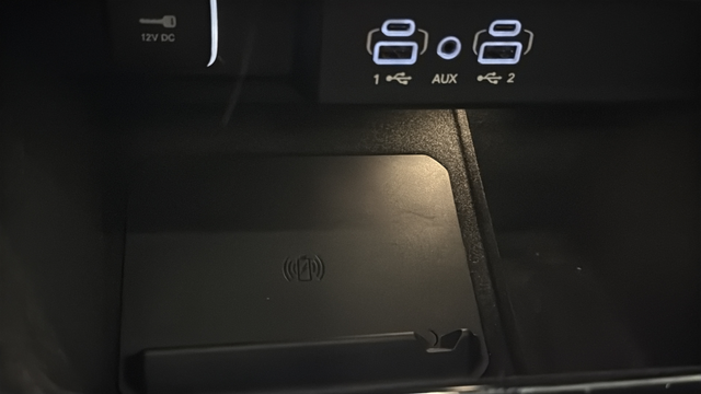 Used 2023 Diamond Black Crystal Pearlcoat Jeep Series III image 37