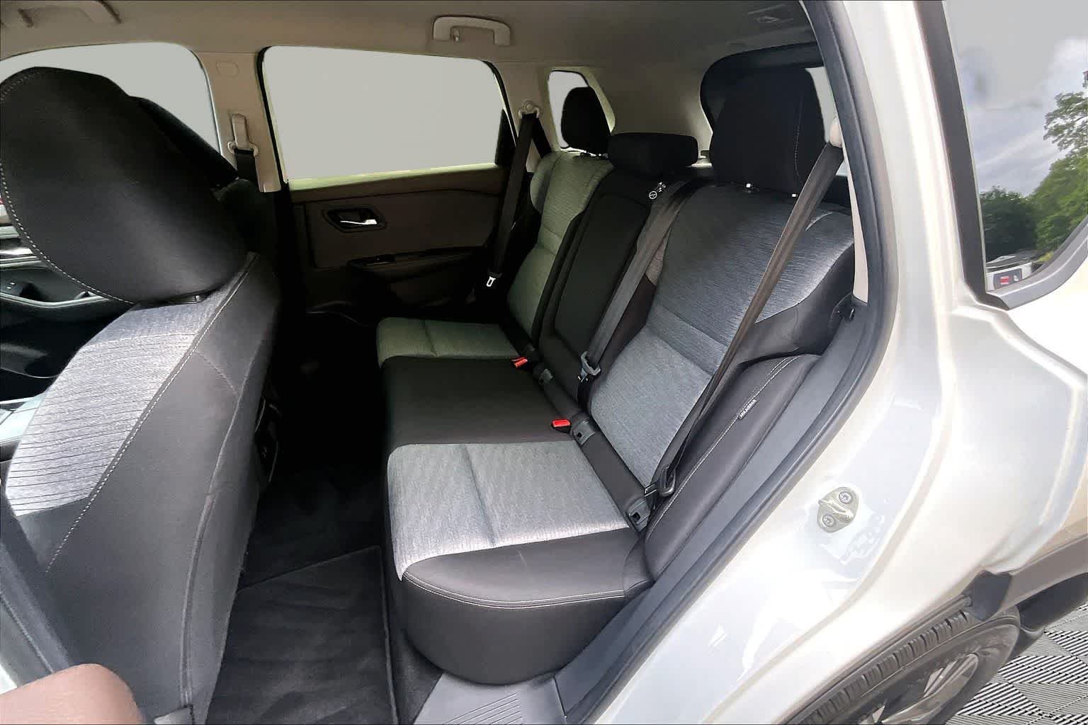 Used 2023 Pearl White Tricoat Nissan SV image 21