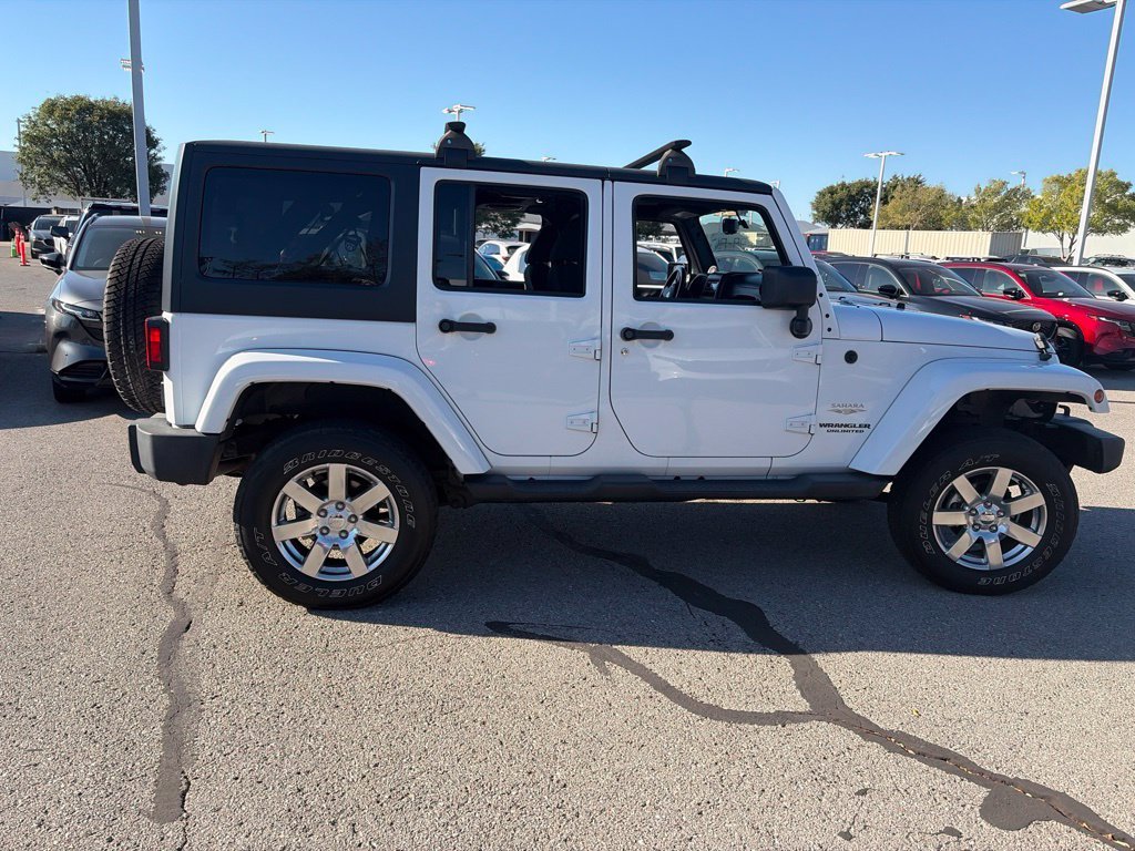 Used 2013 White Jeep Unlimited Sahara image 10