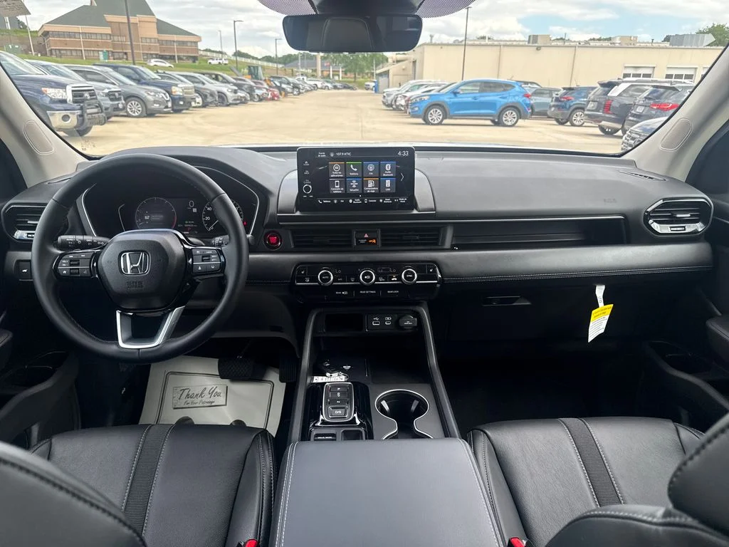 2025 Honda Pilot EX-L - Photo 13