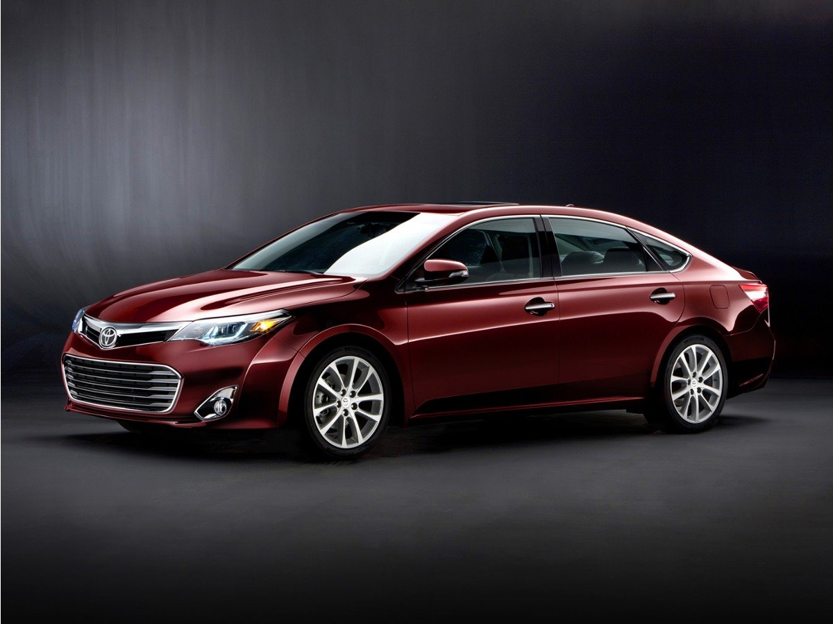 Used 2014 Red Toyota XLE Touring image 1