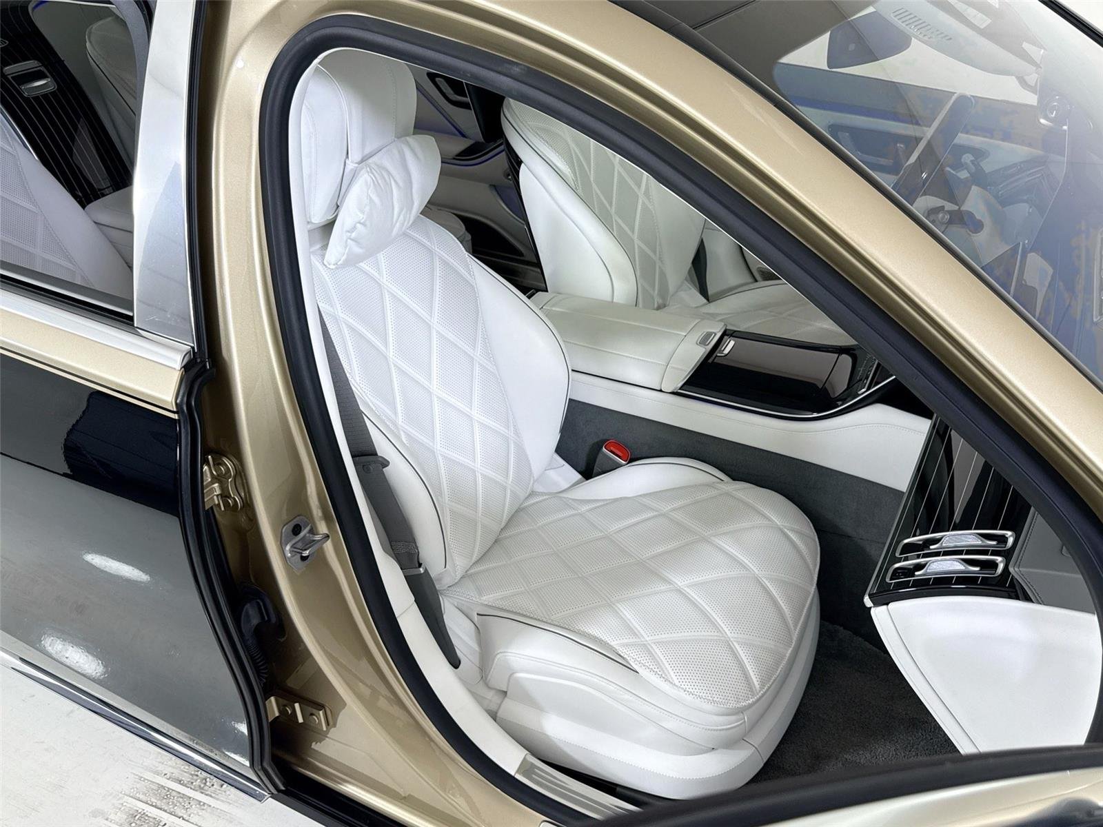 Used 2025 Kalahari Gold/Obsidian Black Mercedes-Benz Maybach S 680 | Mansory Trim | Factory Two Tone | $282k MSRP image 38