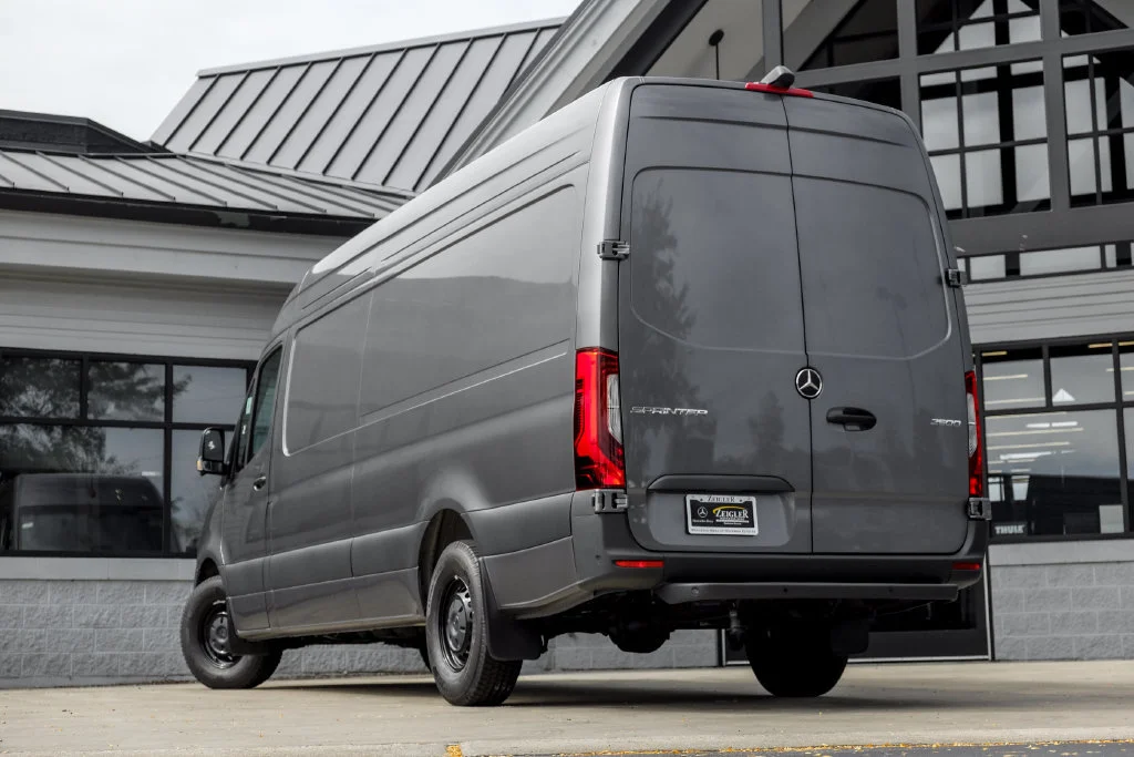 New 2026 Selenite gray metallic Mercedes-Benz Cargo 170 WB image 32