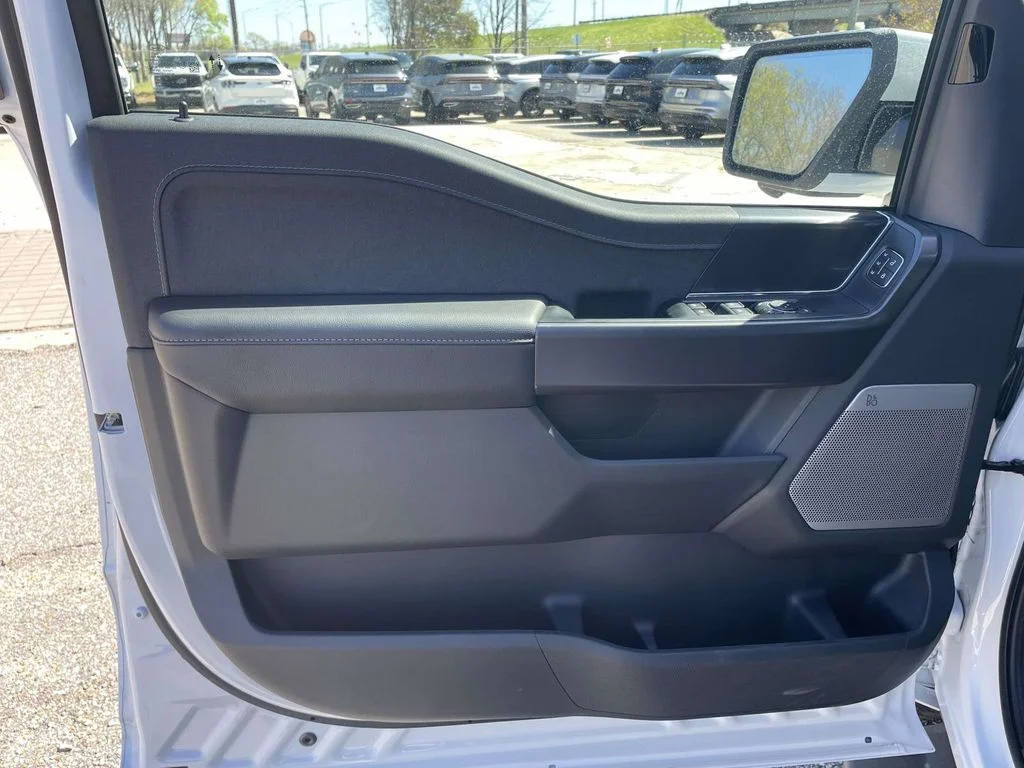 New 2026 Oxford White Ford Lariat® image 15