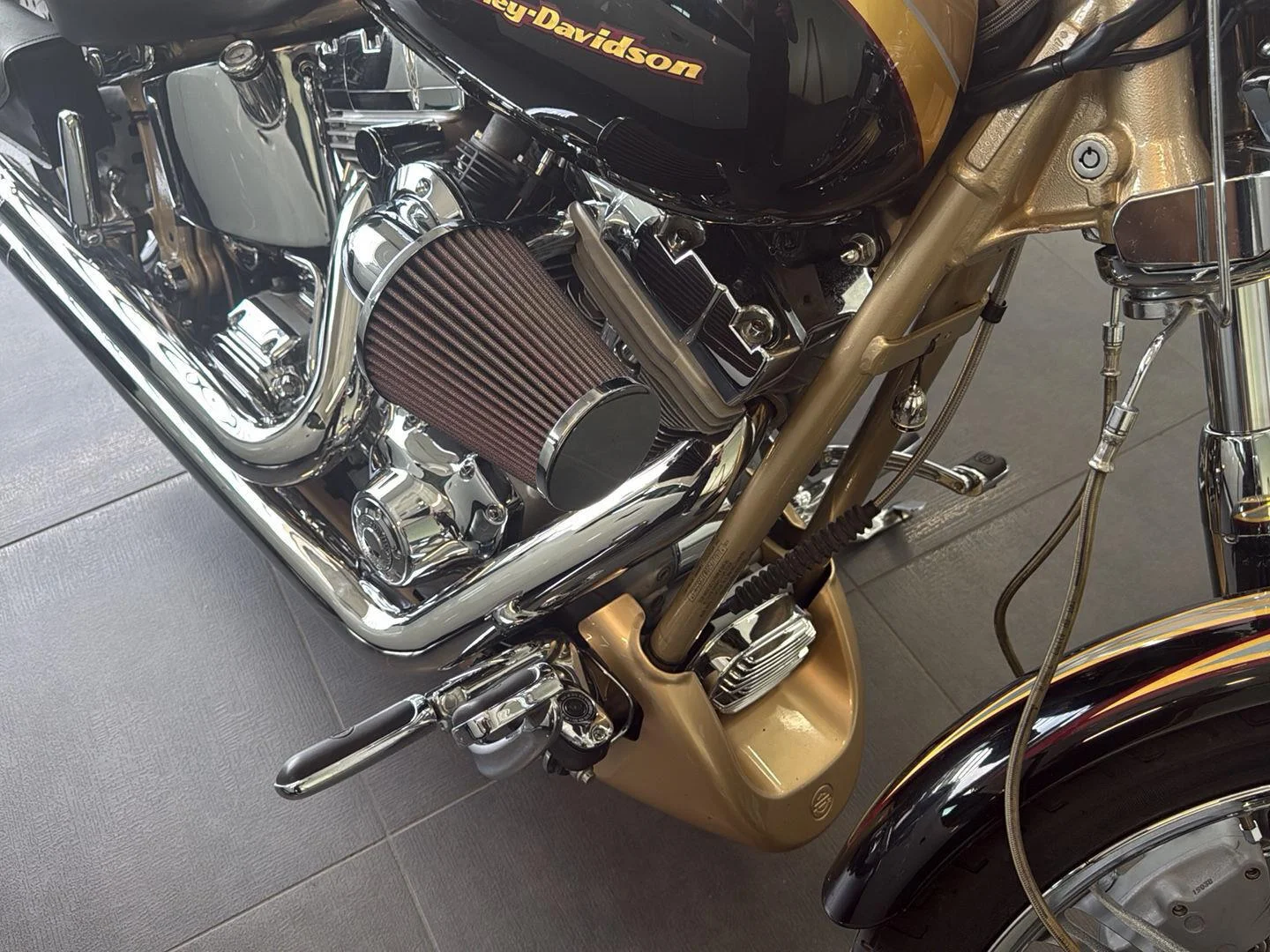 Used 2003 gold Harley Davidson Screaming Eagle image 11