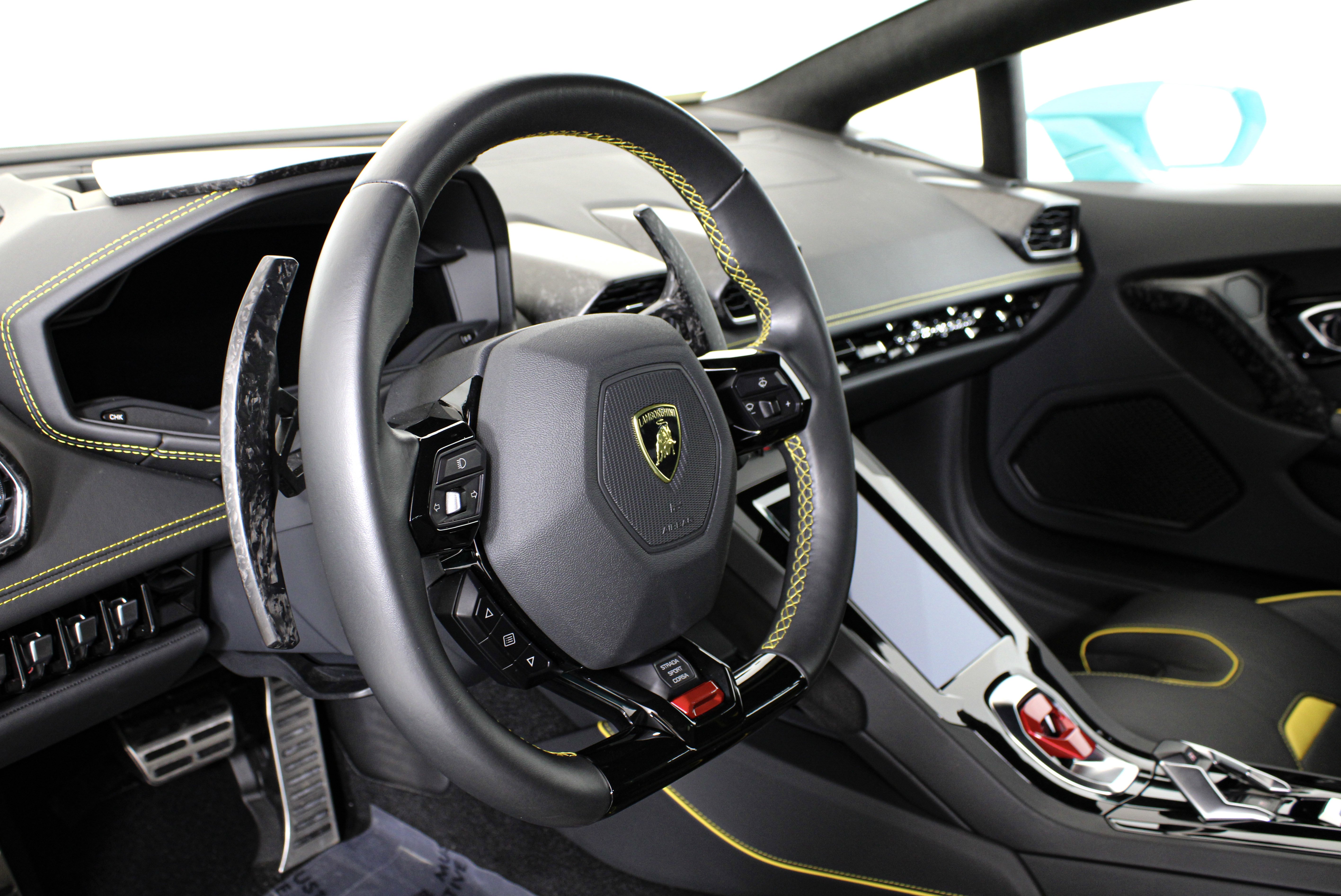 Used 2021 Blue Lamborghini  image 32