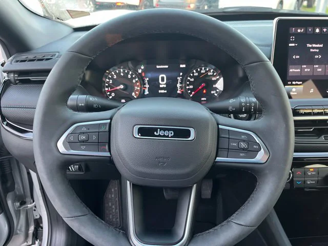 Used 2026 Silver Jeep Latitude image 18