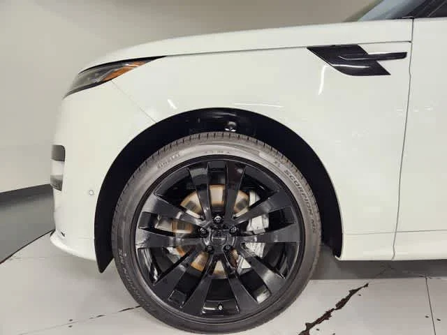 New 2026 Fuji White Land Rover Dynamic SE - P400 image 17