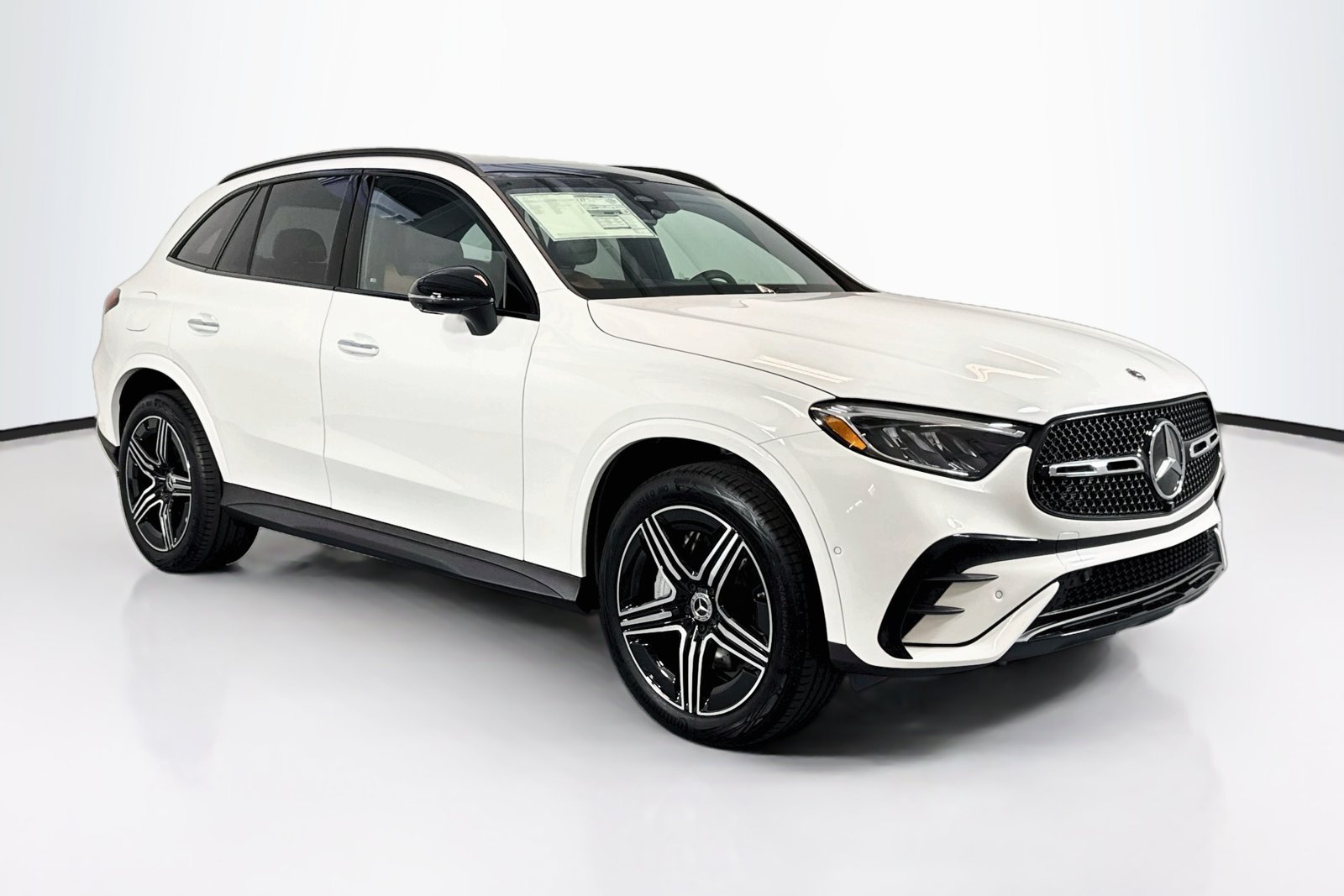 New 2026 Polar White Mercedes-Benz GLC 300 image 3