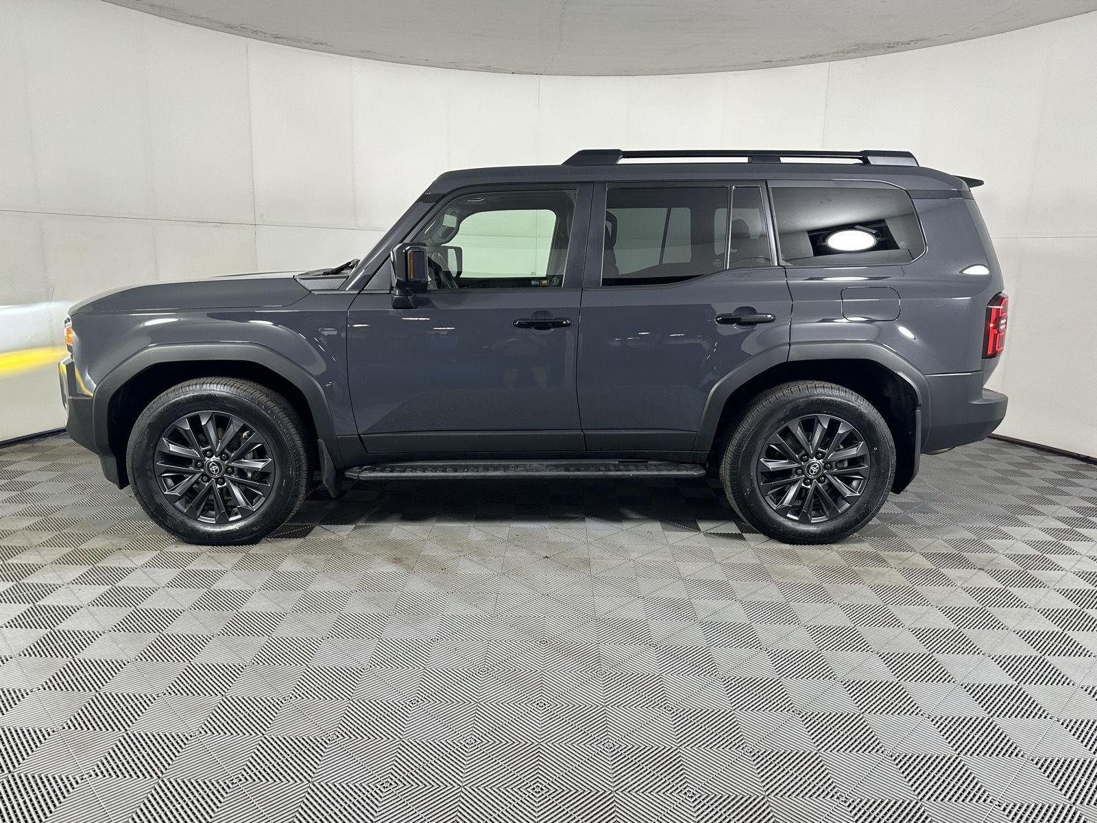 Used 2025 Underground Toyota Base image 5