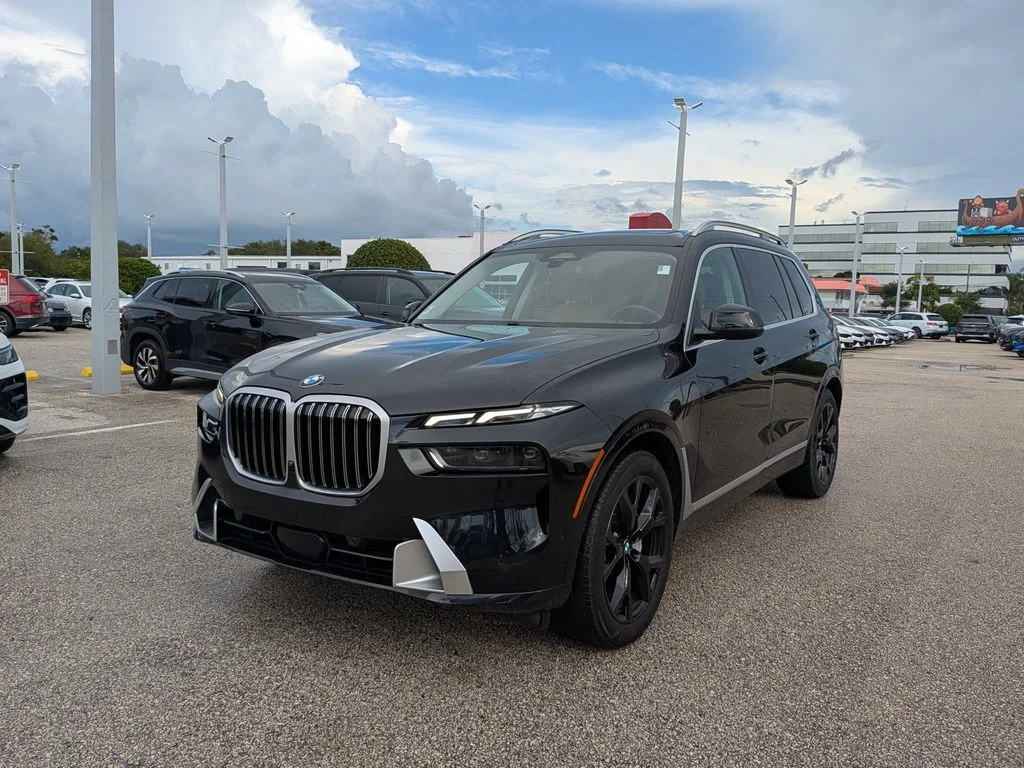 Used 2024 Black BMW xDrive40i image 2