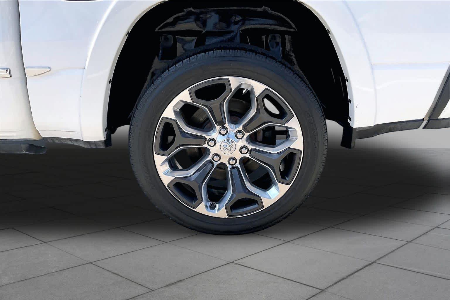 Used 2019 Ivory White Tri-Coat Pearlcoat Ram Limited image 10