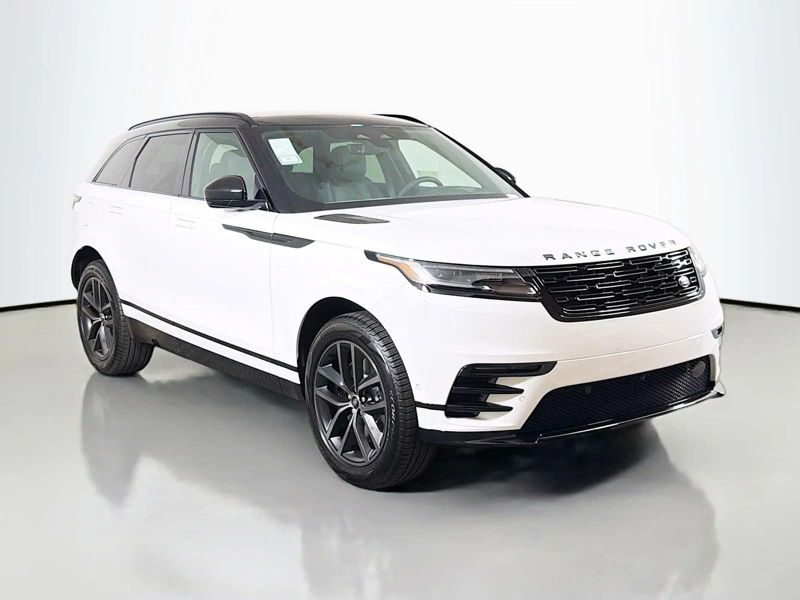 New 2026 Fuji White Land Rover Belgravia Edition image 7