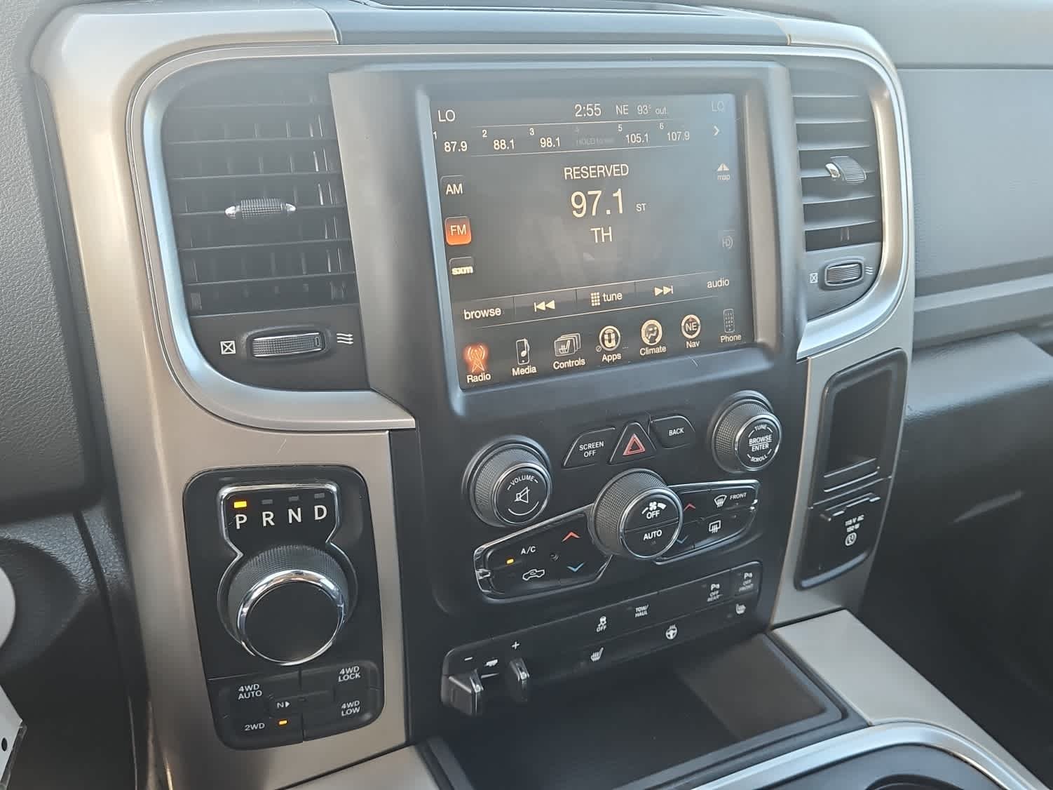 Used 2016 True Blue Pearlcoat Ram Big Horn image 16