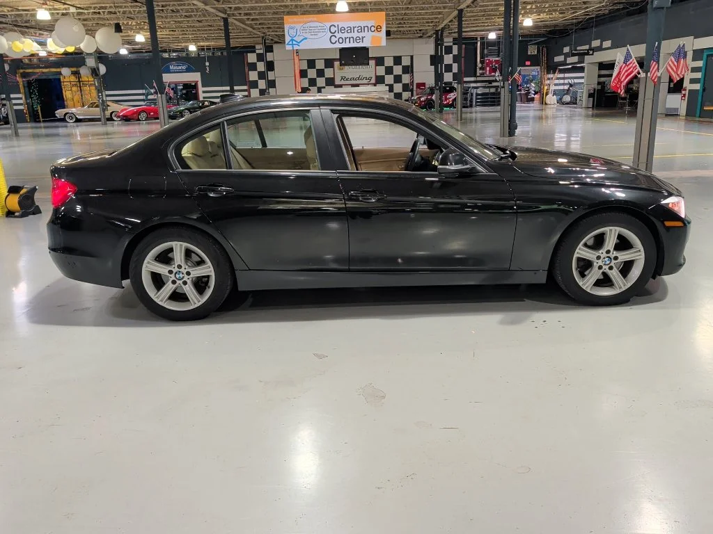 Used 2014 Black BMW 320i xDrive image 8