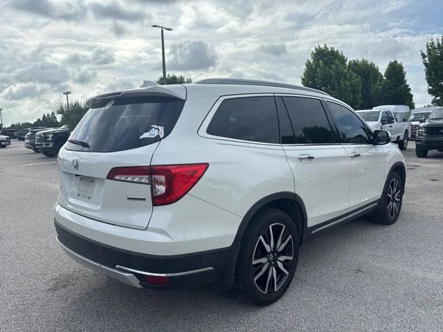 Used 2019 White Honda Touring image 5