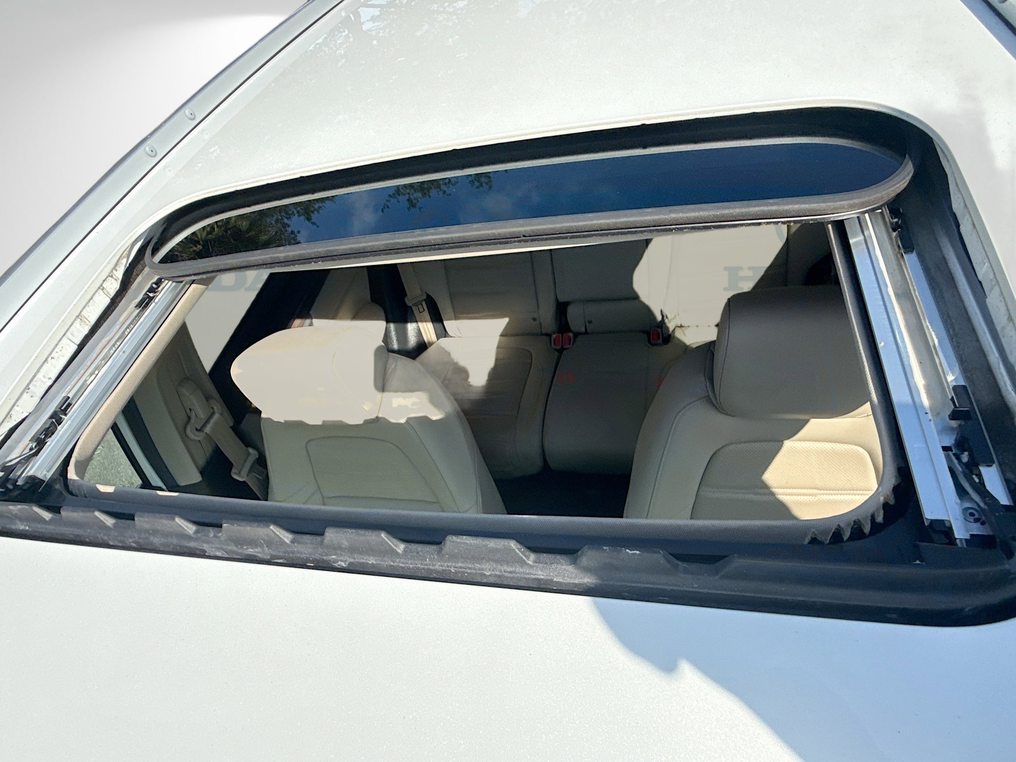 Certified Used 2022 Platinum White Pearl Honda Touring image 17