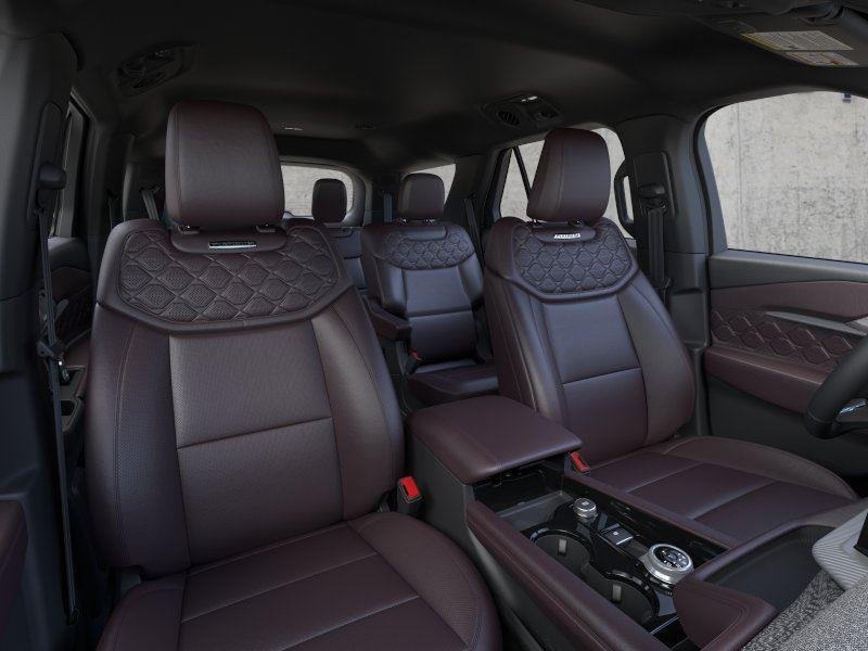 New 2026 Star White Ford Platinum image 2