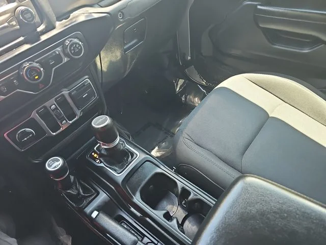 Used 2020 Silver Jeep Sport image 24