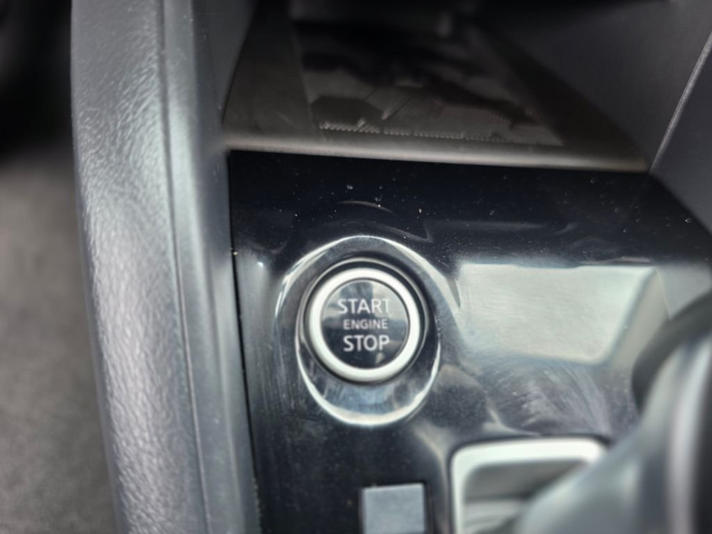 2025 Nissan Versa Sedan SR - Photo 32