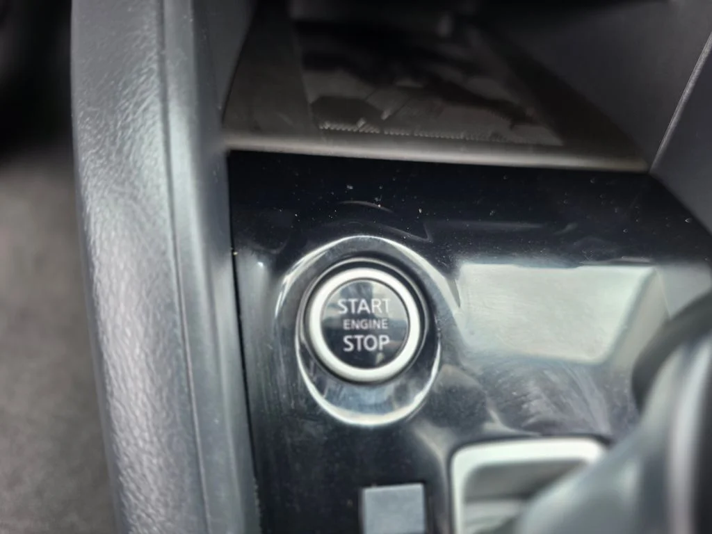 Used 2025 White Nissan 1.6 SR image 32