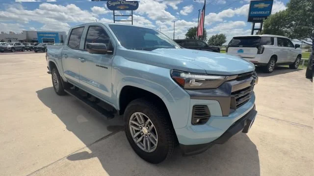 Used 2026 Snowdrift Metallic Chevrolet LT image 2