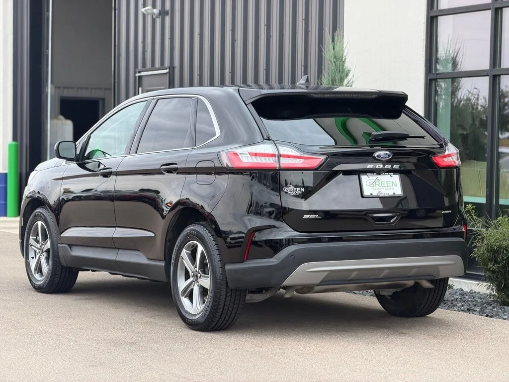 Used 2024 Black Ford SEL image 3