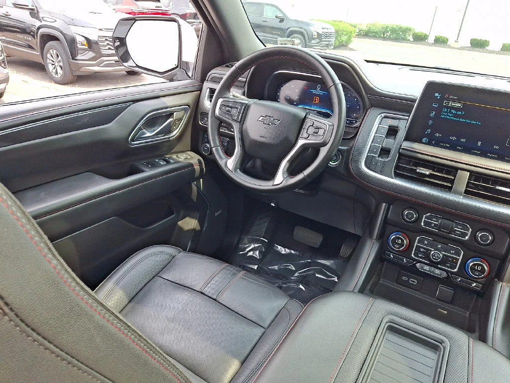 Used 2024 Summit White Chevrolet RST image 15