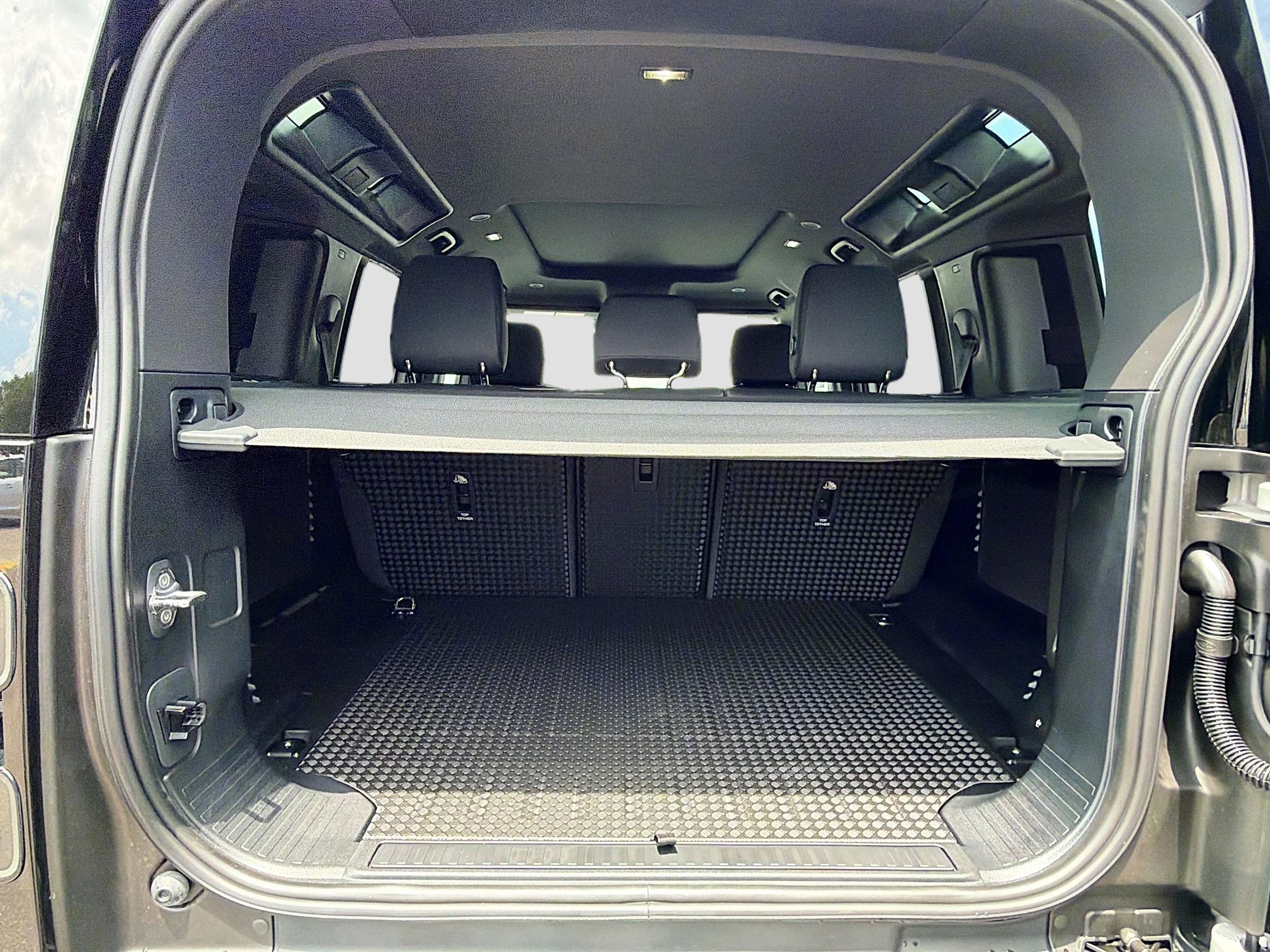 New 2026 Borasco Grey Metallic Land Rover S image 11