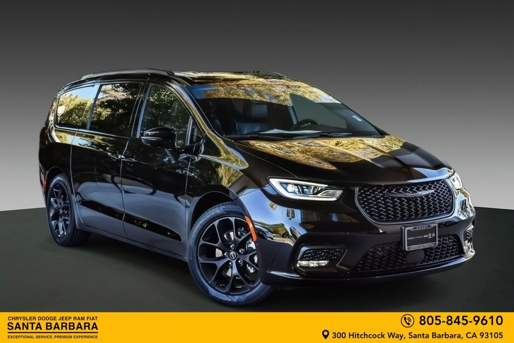 2026 Chrysler Pacifica Limited's photo