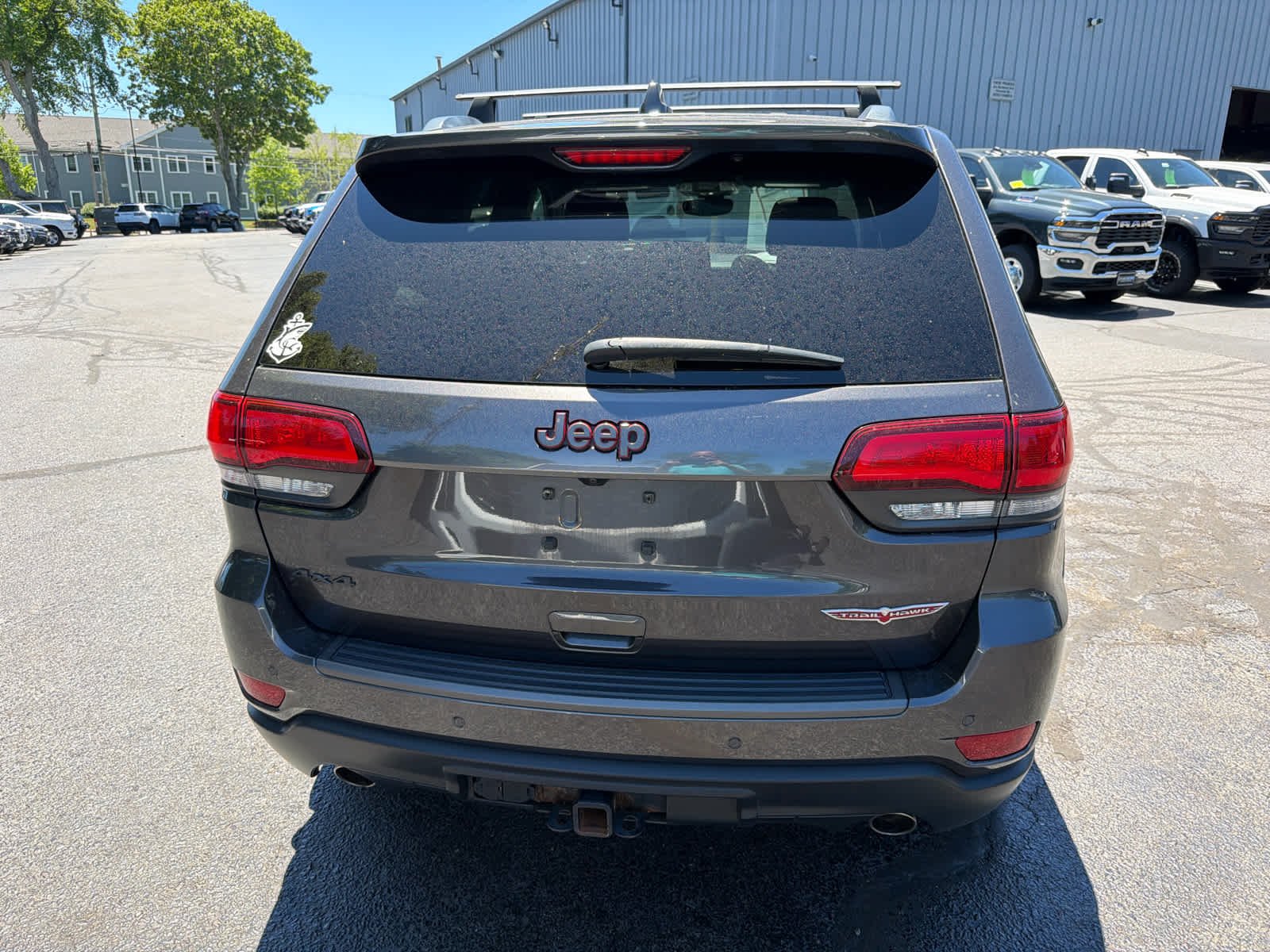Used 2020 Granite Crystal Metallic Clearcoat Jeep Trailhawk image 7