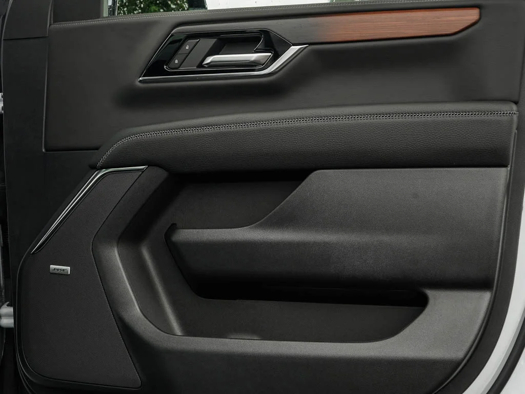 2026 GMC Yukon XL Denali - Photo 11