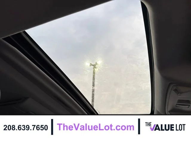 Used 2017 Silver Cadillac Luxury image 14