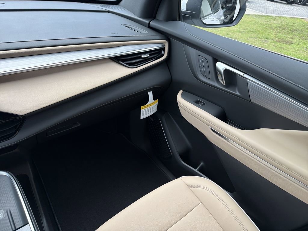 New 2026 Summit White Buick Preferred image 17