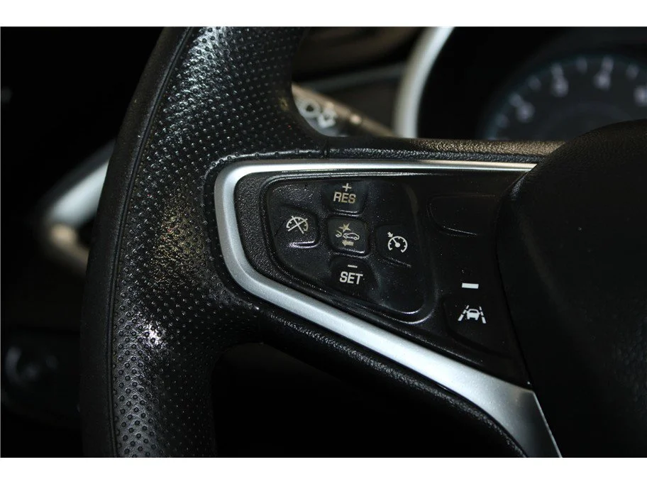 Used 2023 Summit White Chevrolet LT image 27