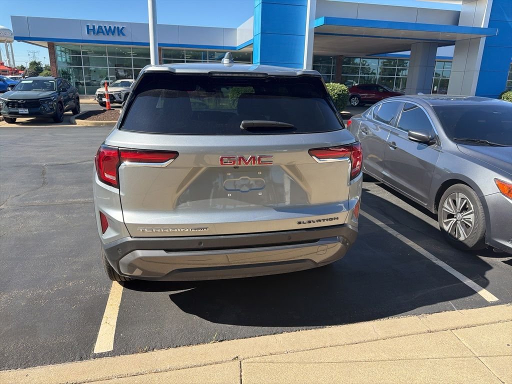 Used 2026 Silver GMC Elevation image 3