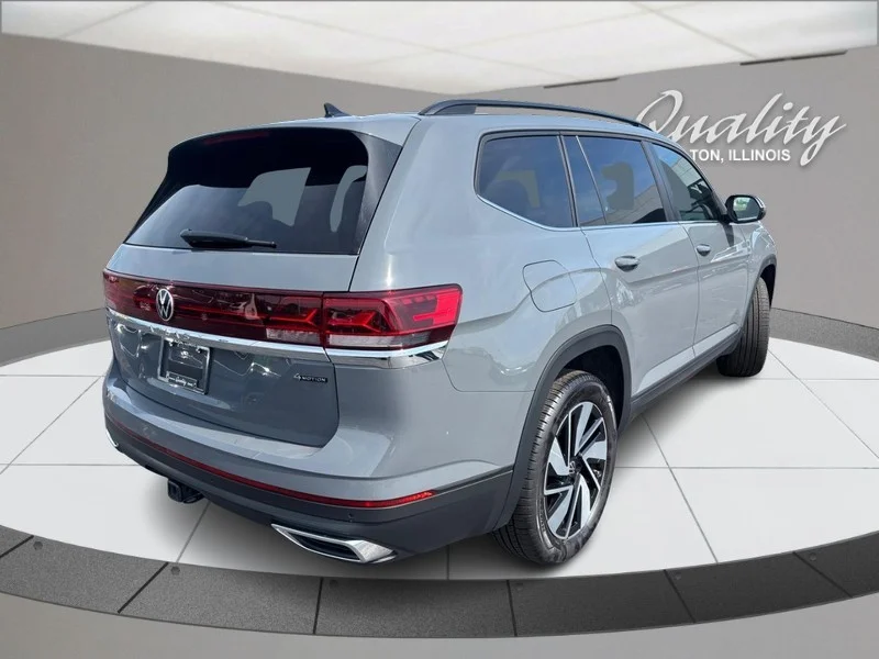 Used 2025 Gray Volkswagen 2.0T SE w/Technology image 4